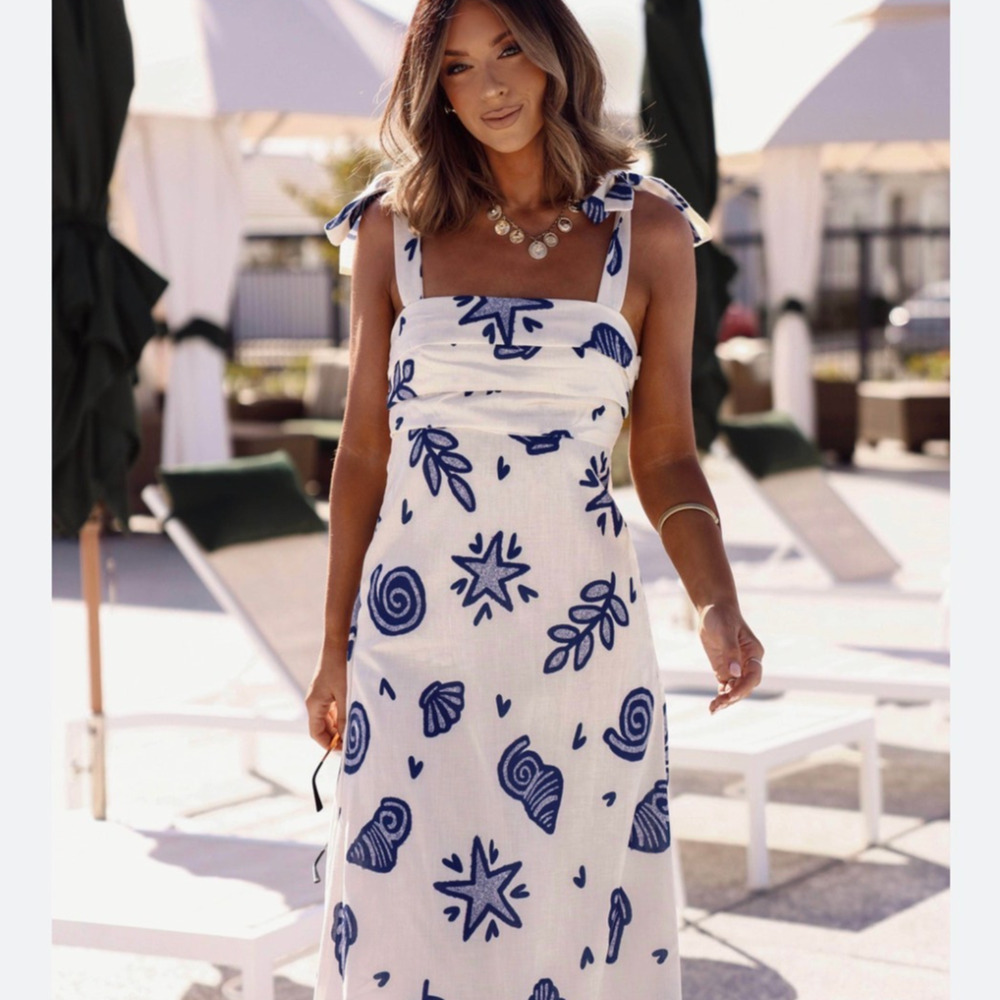 One and Only Collective Conch Tie Strap Maxi Dress Navy Seashell L NWT
